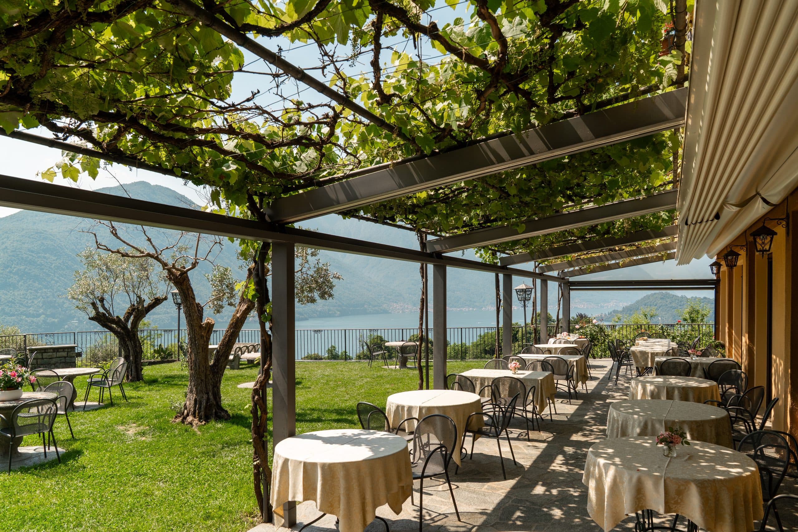 Buffet della colazione all'Hotel Rusall sul Lago di Como